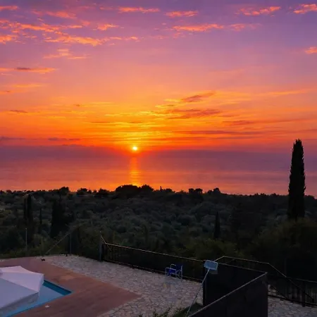 Vera Áyios Nikítas