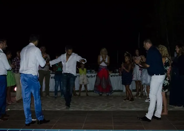 Vera Tatil Evi *