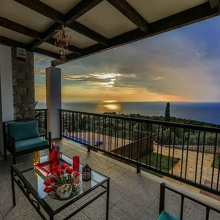 Vera Áyios Nikítas